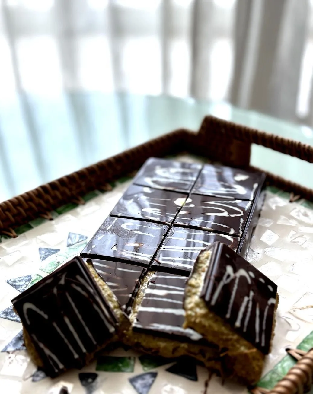 Dubai Chocolate Bars with kunafa filling