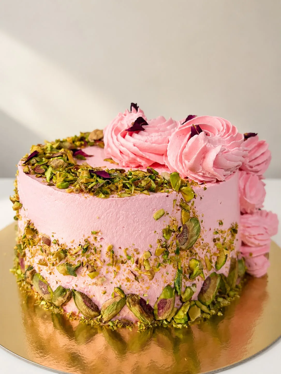 Rose and Pistachio Cake