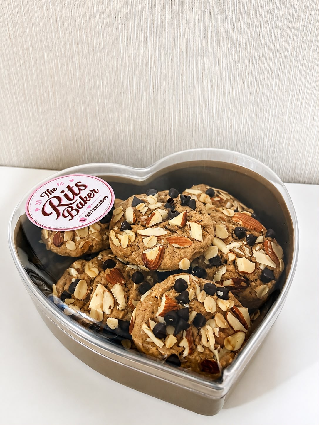 Almond & Oats Choco Chip Cookies